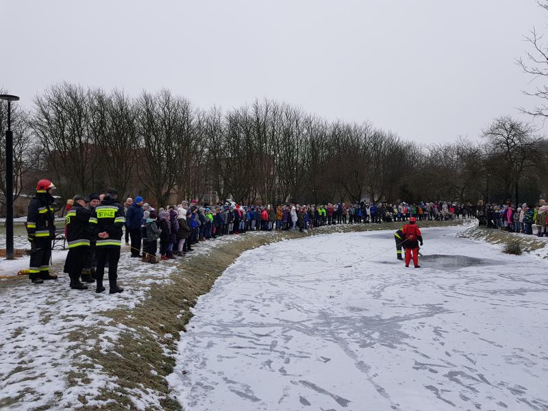 Wspólna akcja Policji, Straży Pożarnej oraz WOPR powiatu białogardzkiego. 