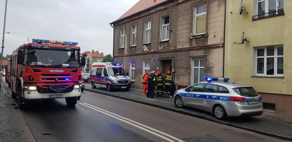 W jednym z mieszkań zawalił się strop! Na miejscu służby ratunkowe.