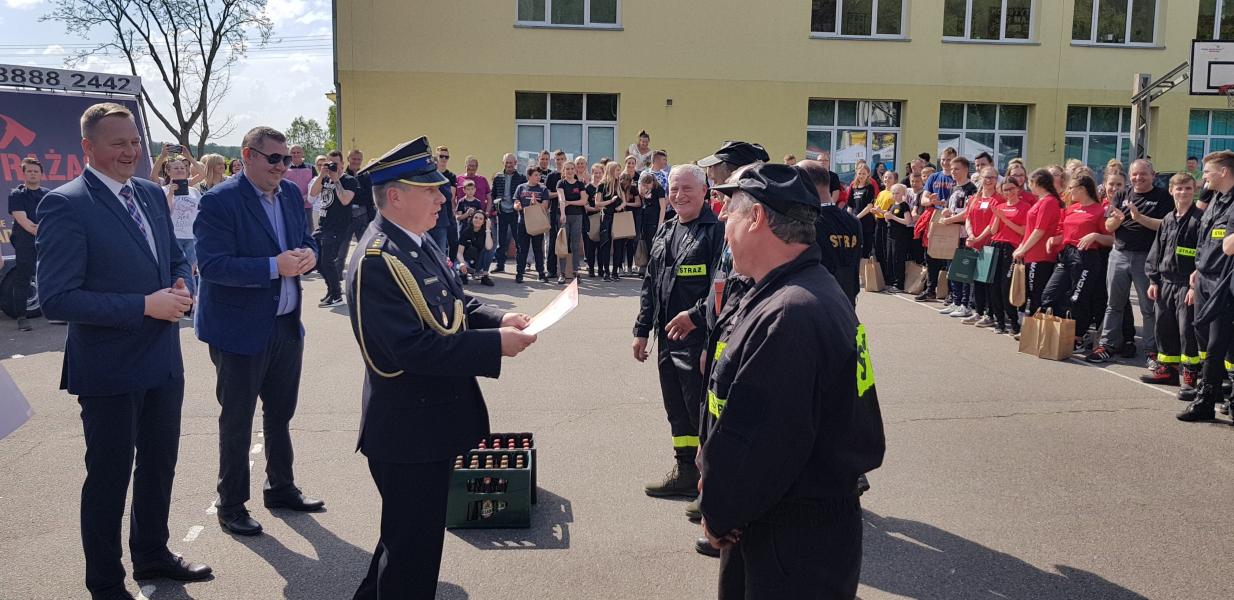 Zawody sportowo  - pożarnicze zakończył strażacki piknik.