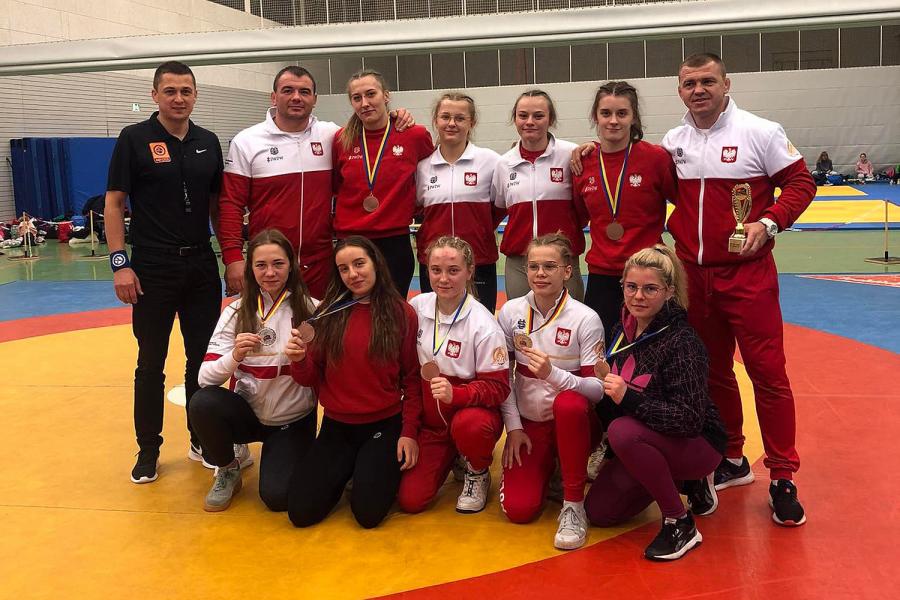 I miejsce reprezentacji Polski juniorek  w zapasach kobiet!