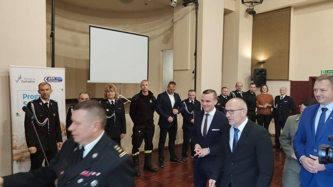 Tablety dla wszystkich jednostek OSP powiatu białogardzkiego - rusza system Czadzik.pl 