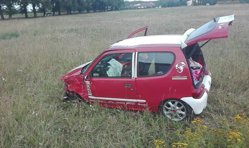 Zderzenie dwóch pojazdów w Tychowie - wyglądało groźnie. 