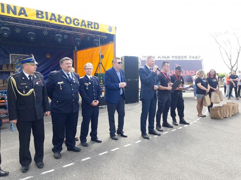 Zawody sportowo  - pożarnicze zakończył strażacki piknik.