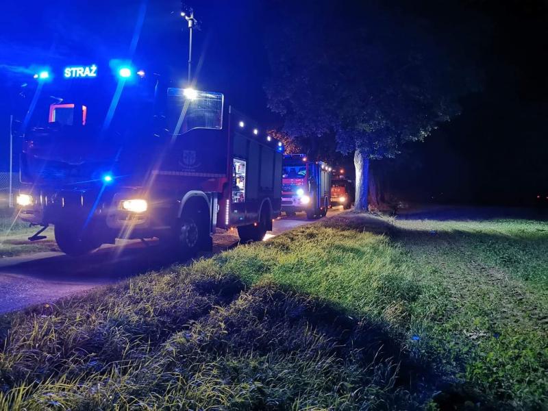 Podpalenie było przyczyną pożaru w Syrkowicach pod Karlinem.  ZDJĘCIA 