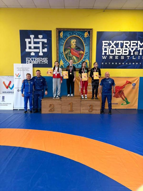 Kolejny udany weekend dla białogardzkich zapaśniczek.