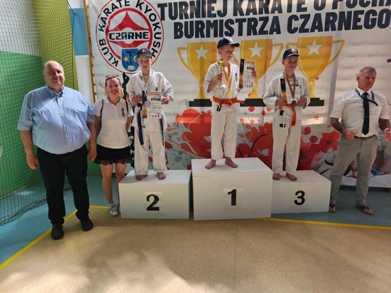 Białogardzcy Karatecy i Zapaśnicy z Medalami.