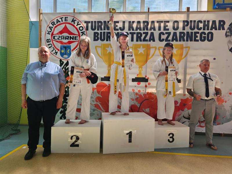 Białogardzcy Karatecy i Zapaśnicy z Medalami.