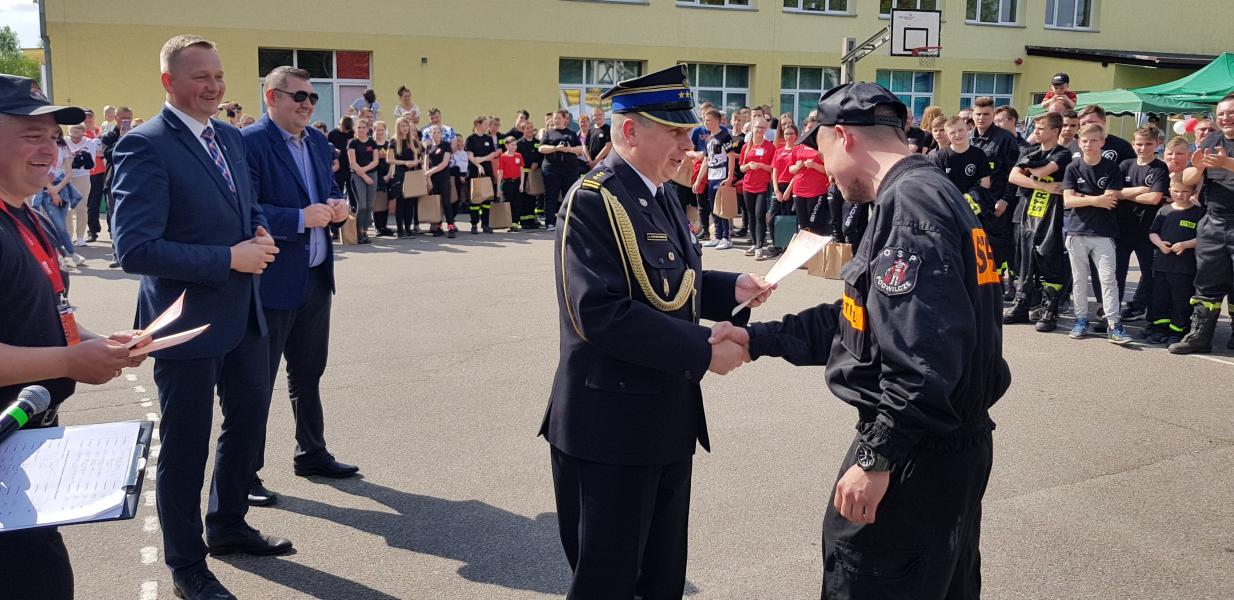 Zawody sportowo  - pożarnicze zakończył strażacki piknik.