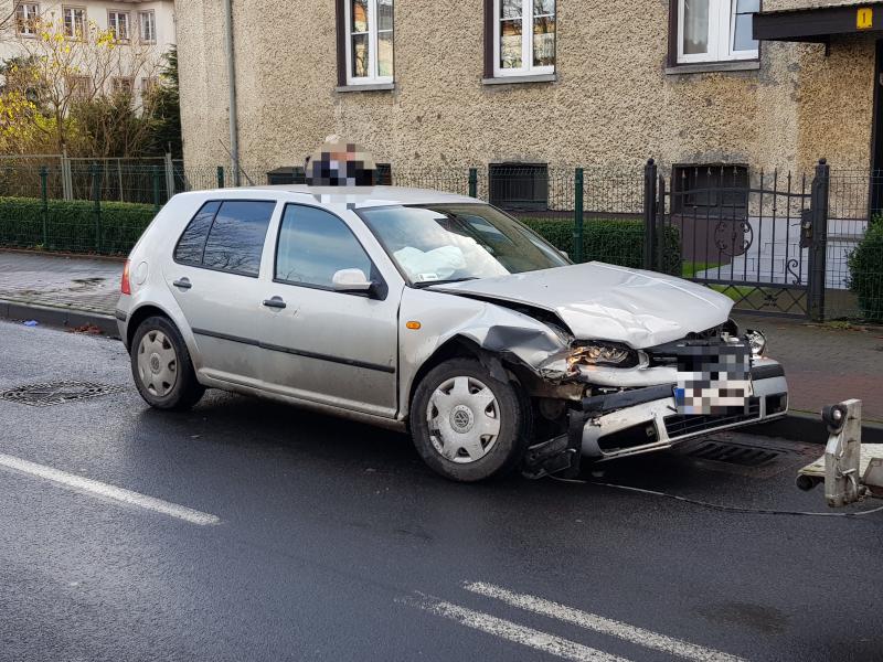 Zderzenie dwóch aut w centrum Białogardu.