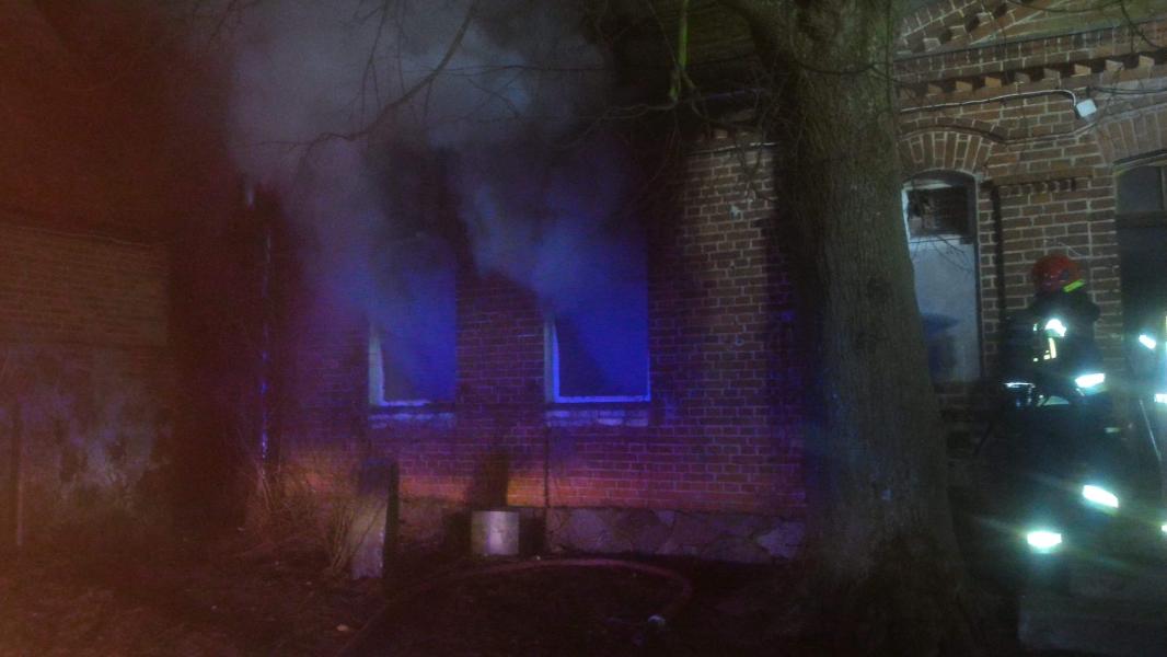 Pożar domu w Kowańczu pod Karlinem - jedna osoba poszkodowana! 