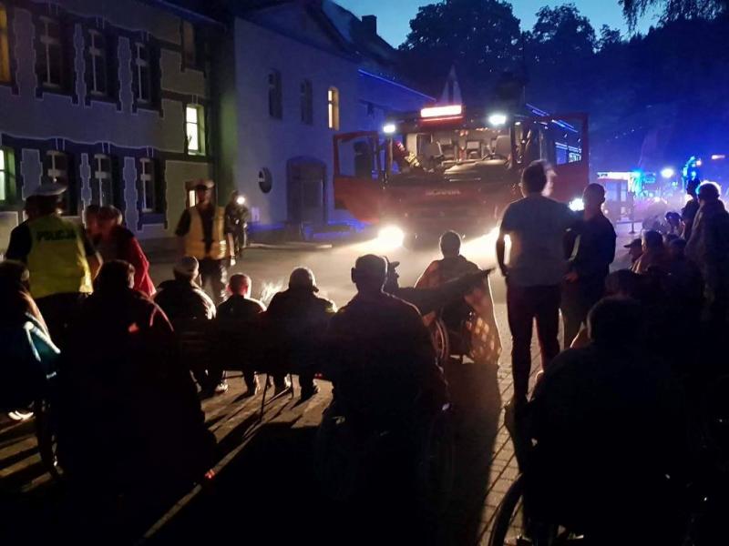 Pożar w Domu Pomocy Społecznej w Białogardzie - ZDJĘCIA - FILM