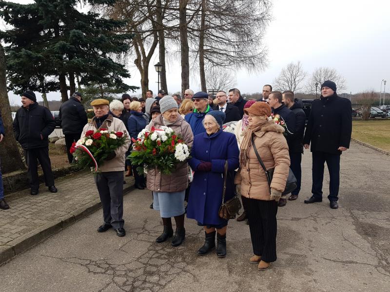 Obchody 79 Rocznicy I Masowej Deportacji Polaków na Sybir i do Kazachstanu. Msza znicze i kwiaty.