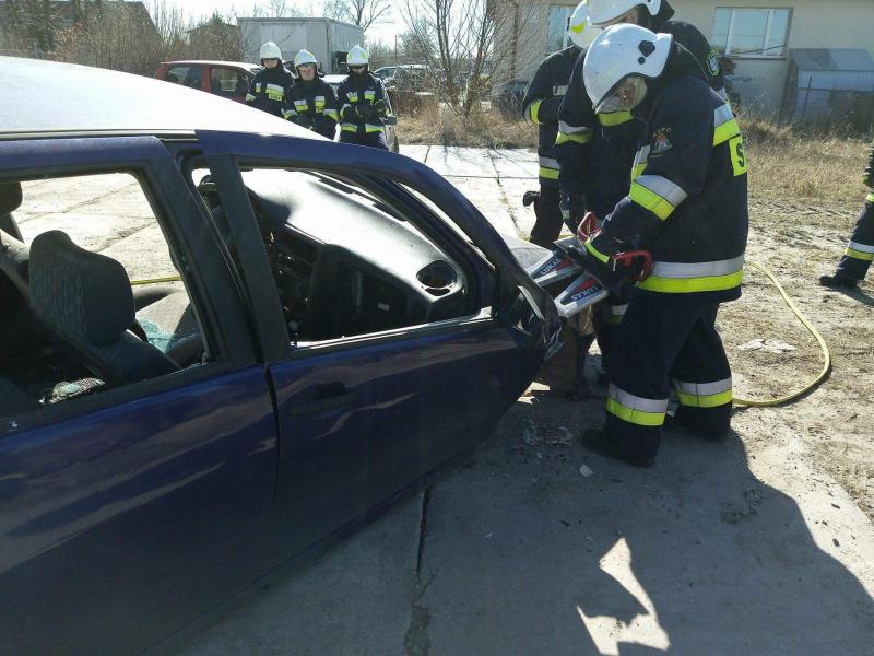 Strażacy z powiatu białogardzkiego podnoszą swoje umiejętności! Obszerna fotorelacja. 