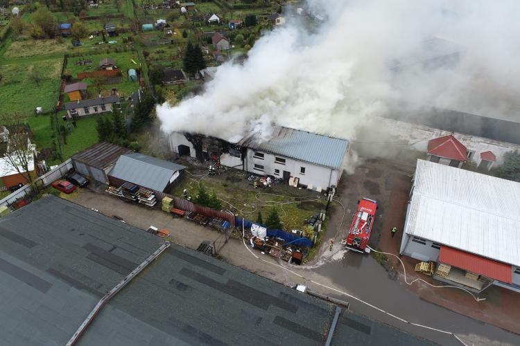 Pożar hali magazynowej w Białogardzie - ZDJĘCIA - FILMY