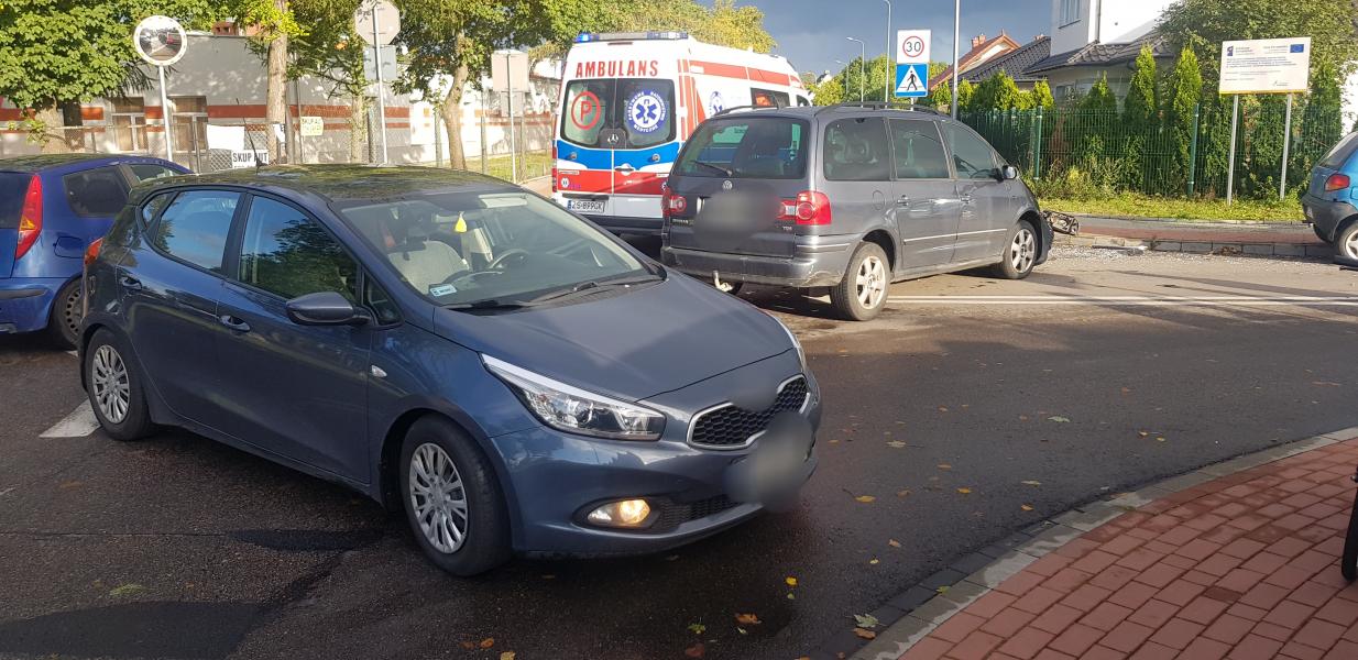 Zderzenie dwóch pojazdów! Kolejny kierowca bez uprawnień! 