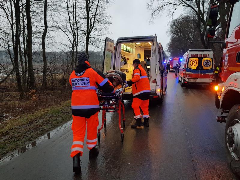 Wypadek drogowy pod Karlinem - 3 osoby ranne! 