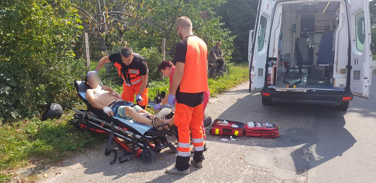 Wypadek pod Białogardem  - kierowca jednośladu stracił panowanie nad pojazdem.