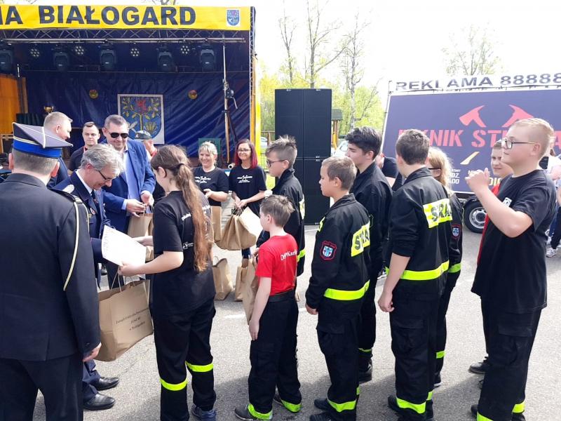 Zawody sportowo  - pożarnicze zakończył strażacki piknik.
