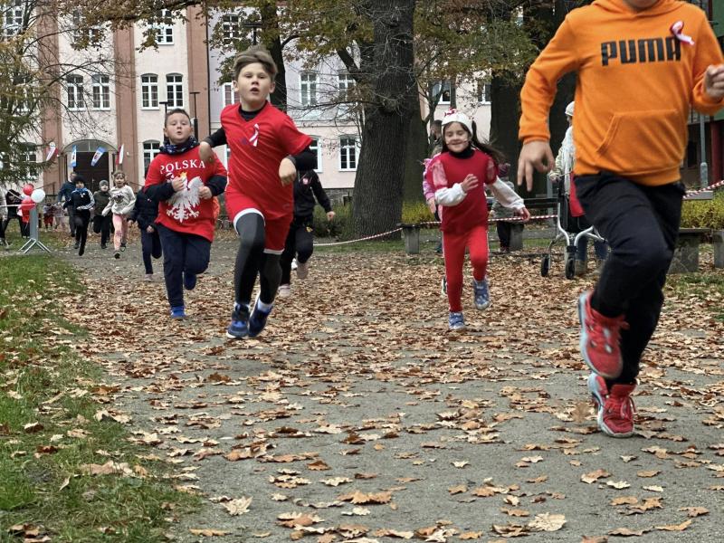 Niepodległość na sportowo – Białogard biegł w biało-czerwonych barwach