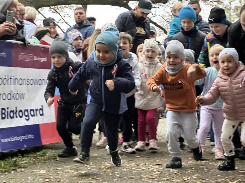 Niepodległość na sportowo – Białogard biegł w biało-czerwonych barwach