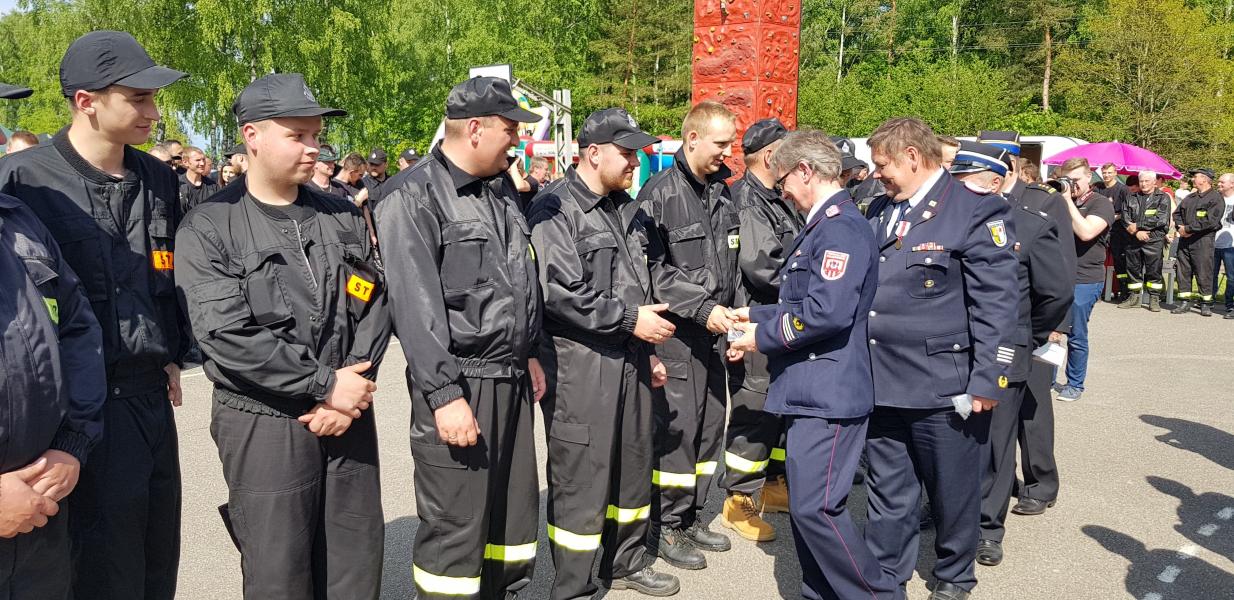 Zawody sportowo  - pożarnicze zakończył strażacki piknik.
