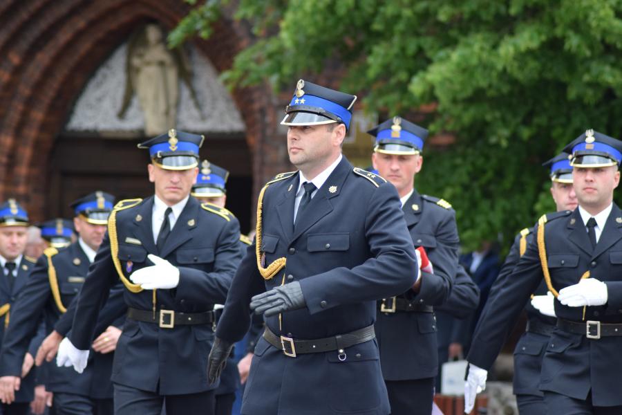 Powiatowe Obchody Dnia Strażaka w Białogardzie. Awanse i odznaczenia.