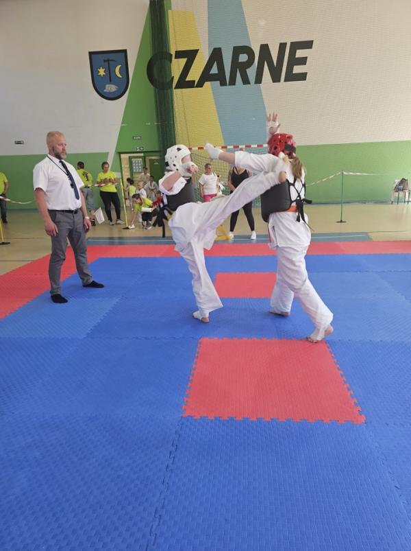 Białogardzcy Karatecy i Zapaśnicy z Medalami.