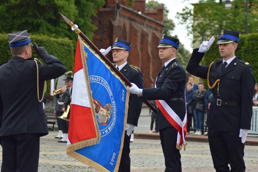Powiatowe Obchody Dnia Strażaka w Białogardzie. Awanse i odznaczenia.