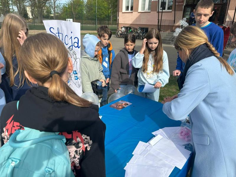 Marsz dla Autyzmu – Białogard w niebieskich barwach świadomości