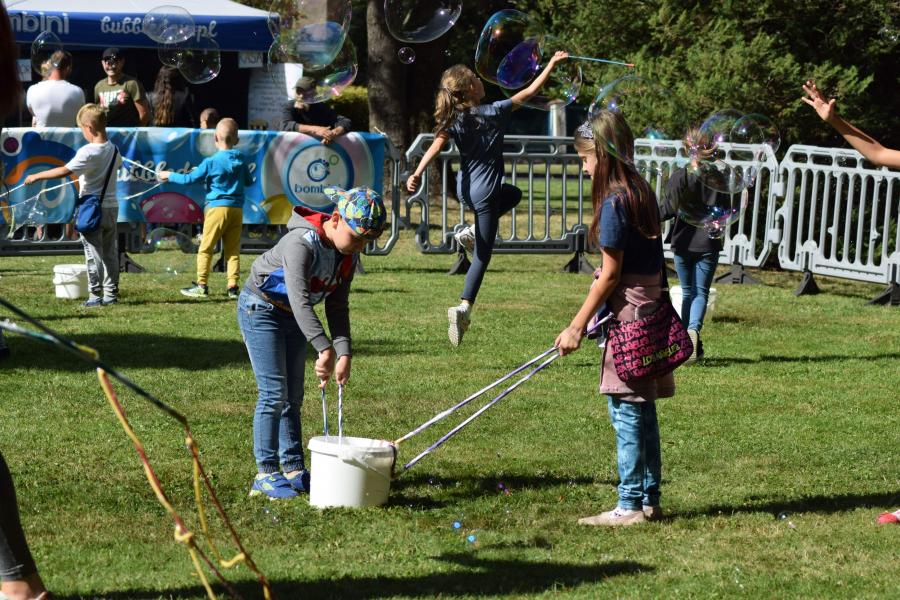 Zaczarowany świat mydlanych baniek - Bubble Day w Białogardzie. 