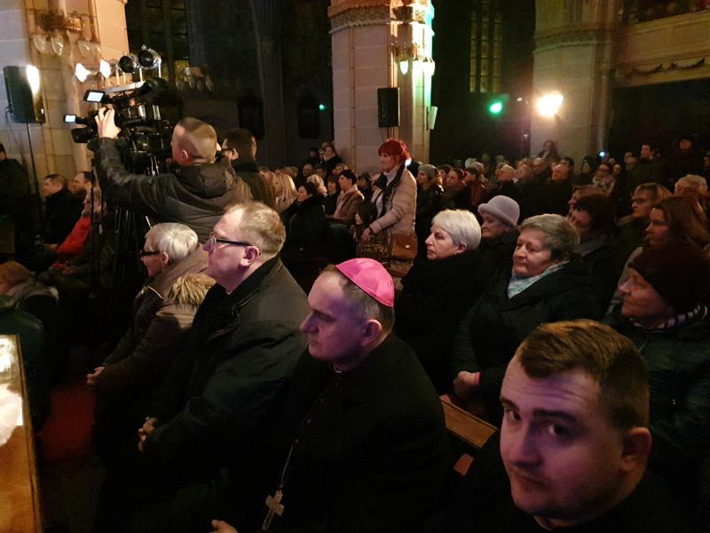 Charytatywny koncert bożonarodzeniowy  w Białogardzie. FOTORELACJA  