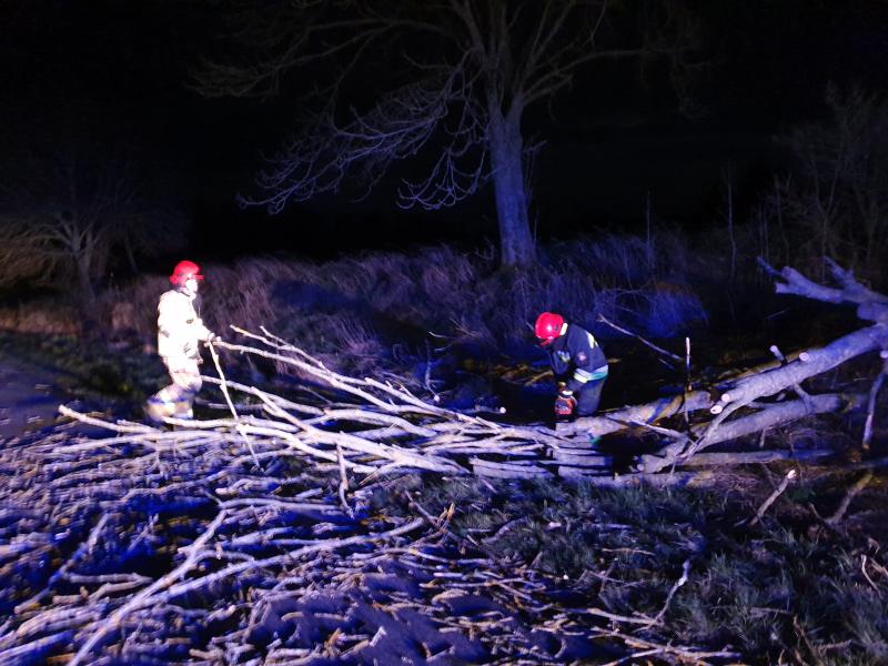 Orkan Sabina w powiecie białogardzkim - strażacy mają pełne ręce roboty! 