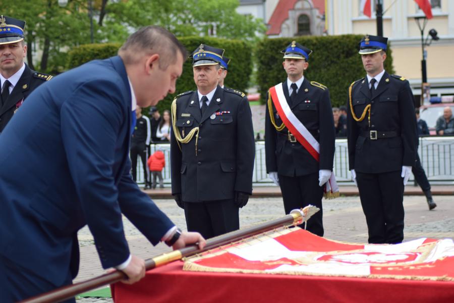 Powiatowe Obchody Dnia Strażaka w Białogardzie. Awanse i odznaczenia.