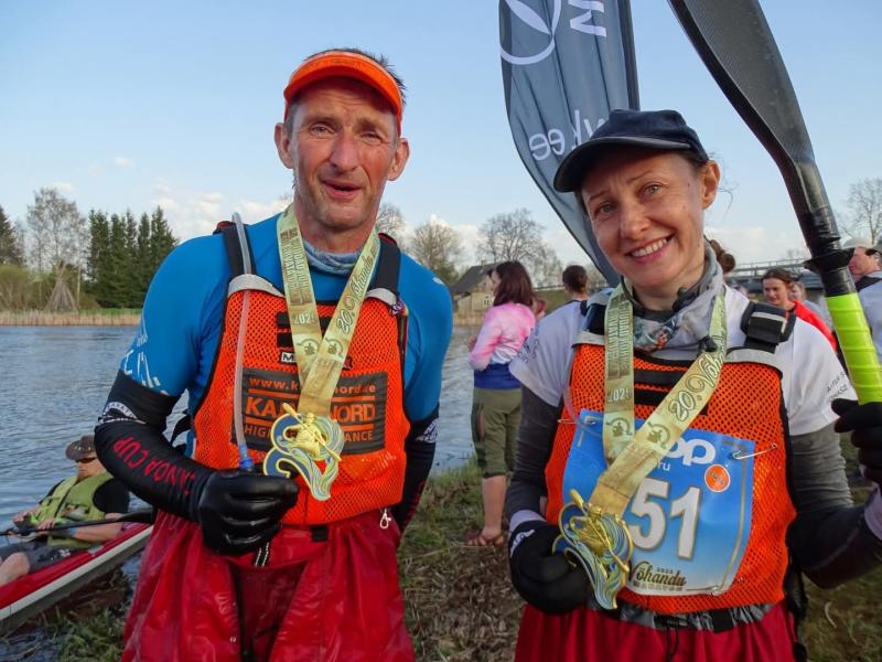 Z połamanym sterem… prosto do mety – niezwykła historia z Maratonu Vohandu