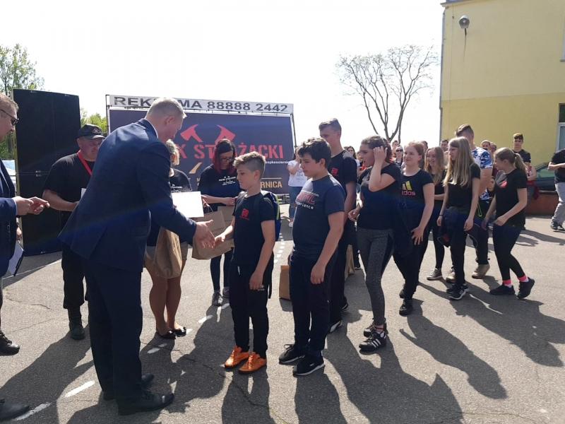 Zawody sportowo  - pożarnicze zakończył strażacki piknik.