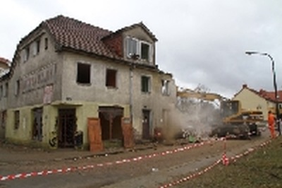 Wyburzanie budynku przy ulicy Grottgera FILM
