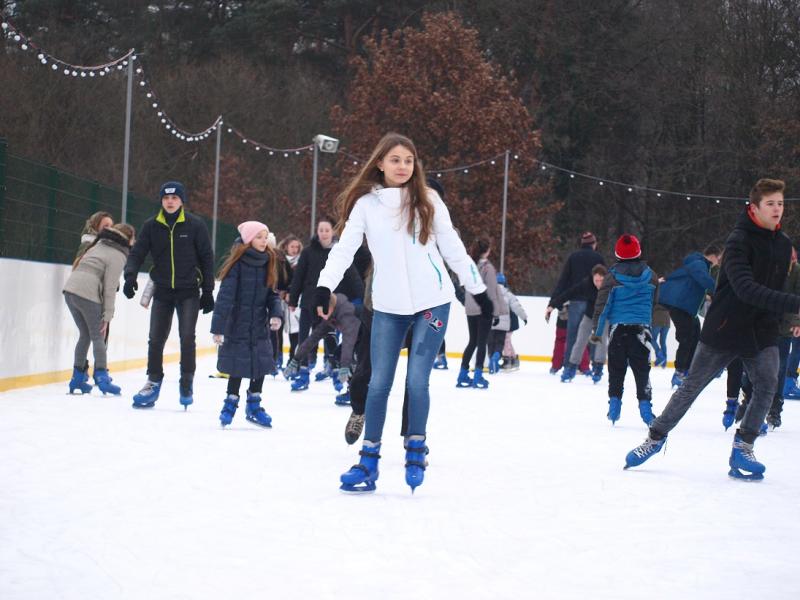 Białogardzkie lodowisko przyciągnęło setki osób. Też byliście? Zobaczcie zdjęcia. 