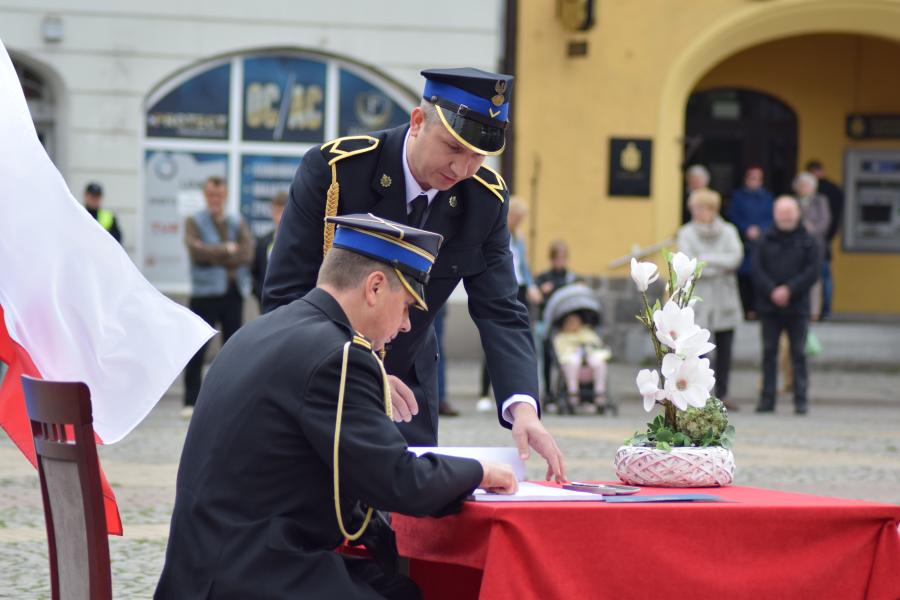 Powiatowe Obchody Dnia Strażaka w Białogardzie. Awanse i odznaczenia.