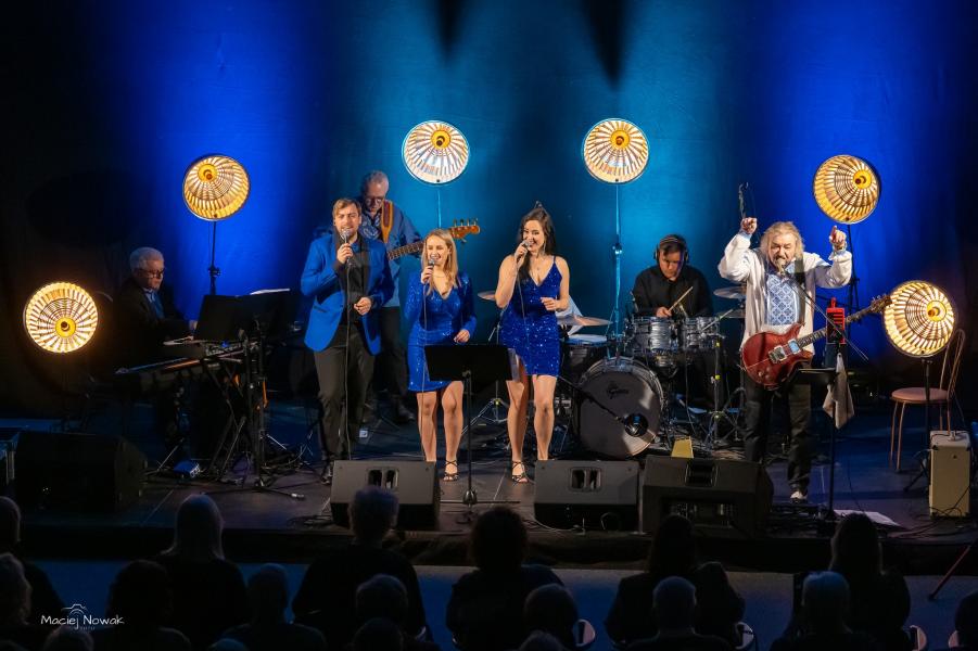 Koncert muzyki Czesława Niemena w Młodzieżowym Domu Kultury