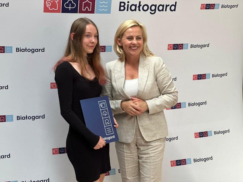 Najzdolniejsi uczniowie Białogardu odebrali Stypendia Burmistrza