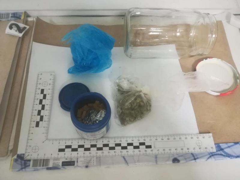 32 latek zatrzymany za posiadanie znacznych ilości narkotyków. Grozi mu nawet 10 lat więzienia.