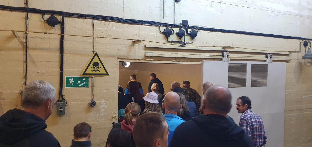 MUZEUM ZIMNEJ WOJNY PODBORSKO 3001 - Zwiedzanie z przewodnikiem przyciągnęło setki osób. 