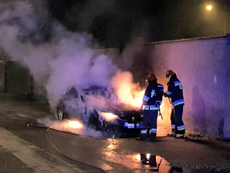 Pożar auta w Białogardzie - Spłonęło BMW 