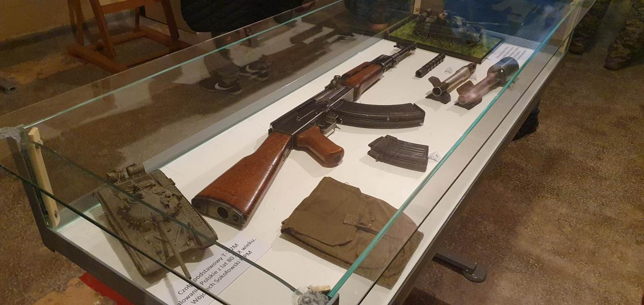 MUZEUM ZIMNEJ WOJNY PODBORSKO 3001 - Zwiedzanie z przewodnikiem przyciągnęło setki osób. 