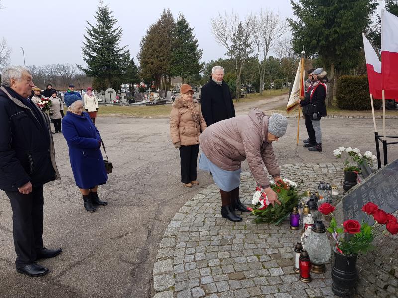 Obchody 79 Rocznicy I Masowej Deportacji Polaków na Sybir i do Kazachstanu. Msza znicze i kwiaty.
