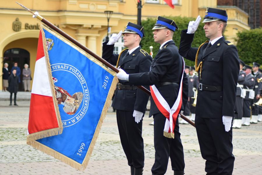 Powiatowe Obchody Dnia Strażaka w Białogardzie. Awanse i odznaczenia.