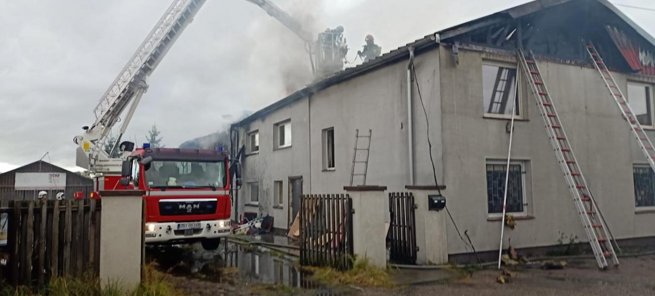 Pożar hali magazynowej w Białogardzie - ZDJĘCIA - FILMY