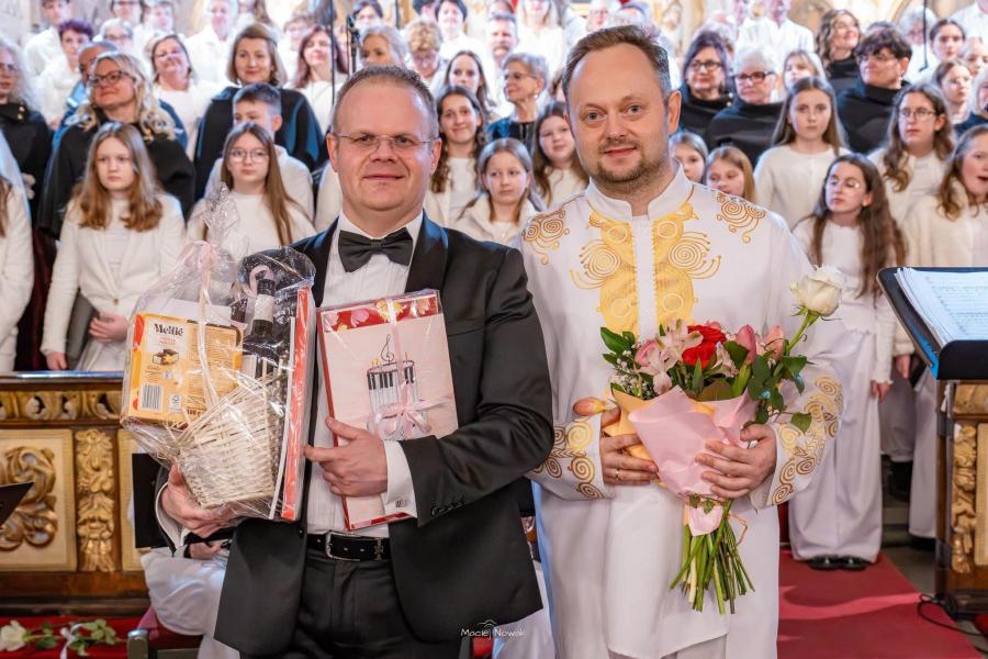 Jubileusz 15-lecia chóru Bel Canto wypełnił białogardzką świątynię muzyką