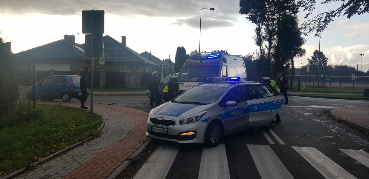 Zderzenie dwóch pojazdów! Kolejny kierowca bez uprawnień! 