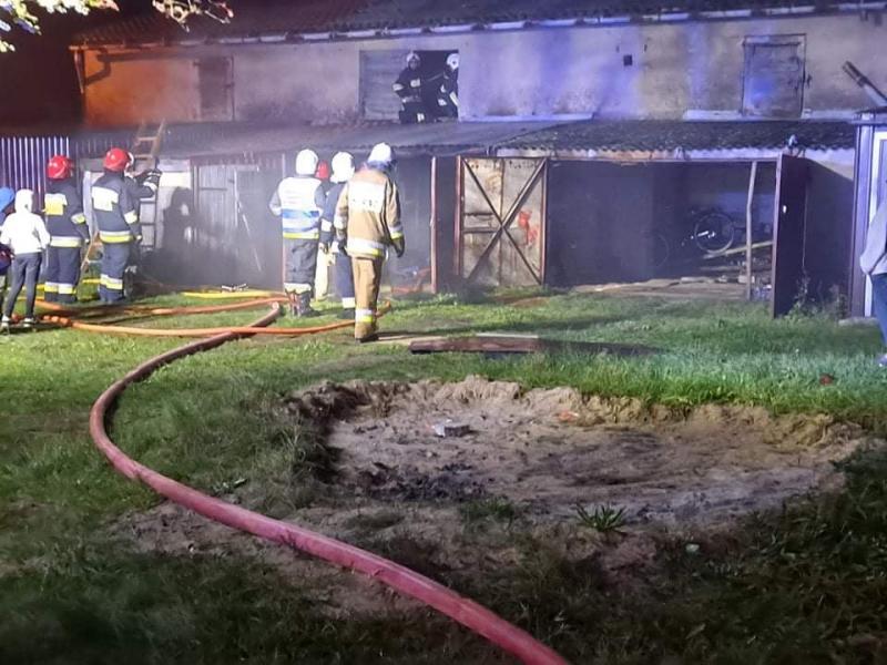 Pożar garaży w Karlinie